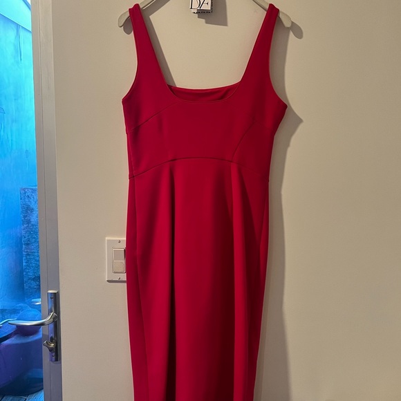 DVF MYLA Bodycon dress Sz. 6 in Dragon Fruit CLASSIC! *MSRP: $348+tax - Picture 5 of 9